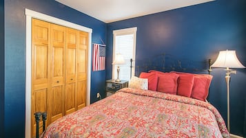 5 bedrooms, iron/ironing board, free WiFi, bed sheets