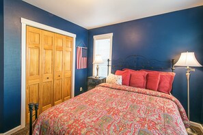 5 bedrooms, iron/ironing board, free WiFi, bed sheets