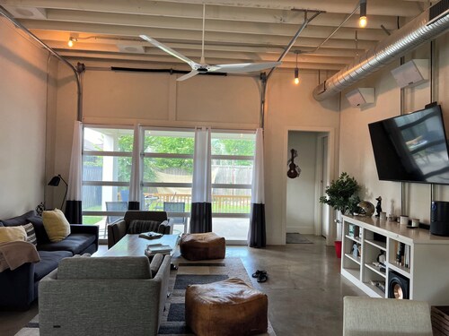 Modern Industrial 3-bedroom pet friendly work space near Women’s Hospital