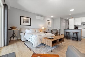 1 habitación, tabla de planchar con plancha, wifi y ropa de cama 