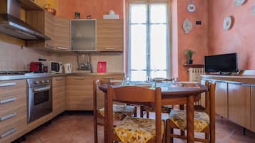 Apartment | Private kitchen | Fridge, microwave, oven, stovetop
