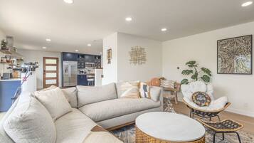 Smart TV, fireplace, offices