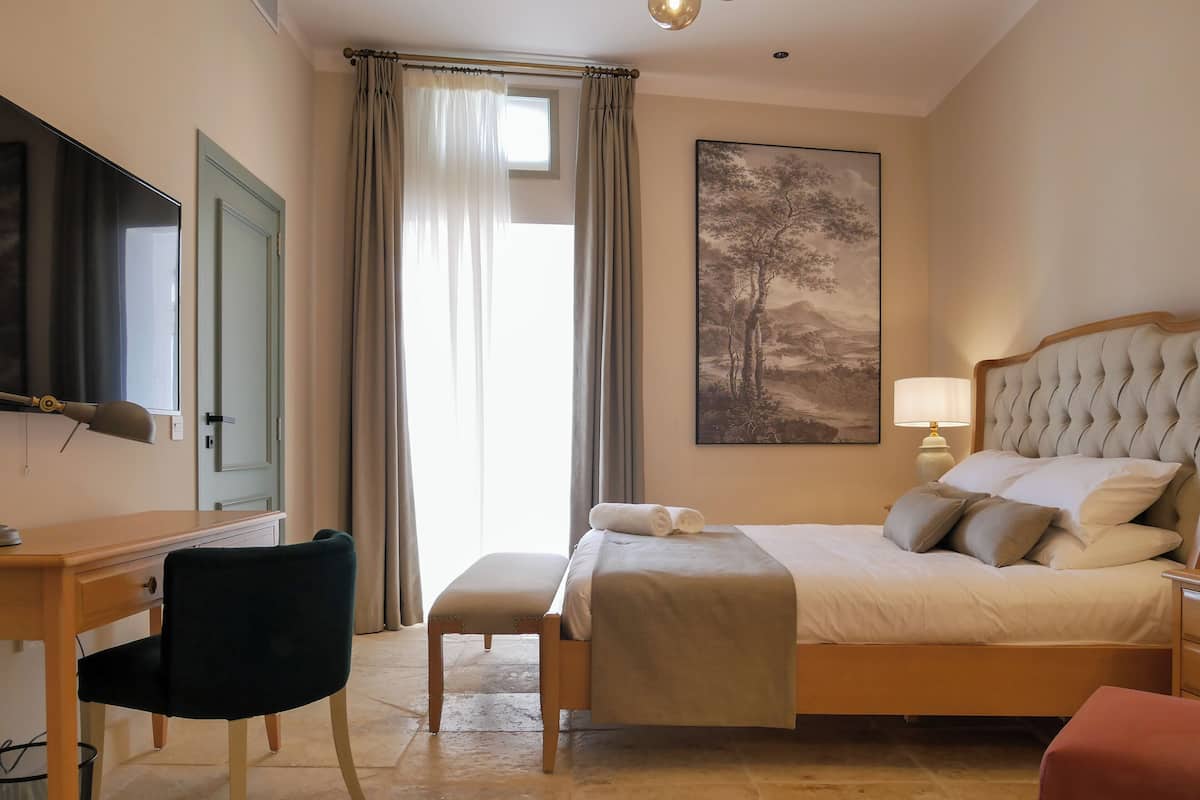 Deluxe Double Room, 1 Bedroom, Balcony | 1 bedroom, in-room safe, desk, free WiFi