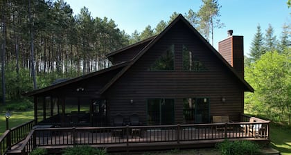 Hill Lake Charming Minocqua Cabin Fire Pit W&D Pets