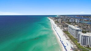 Beach nearby - Spacious townhome, private beach access (Destin)