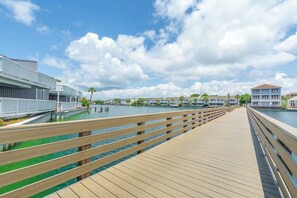 Property grounds - Salt Life * Steps from Sand (Destin)