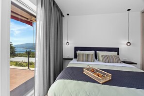 3 bedrooms, iron/ironing board, travel crib, free WiFi - Apartment Klara - beautiful pool apartment for 7 people (Rabac)