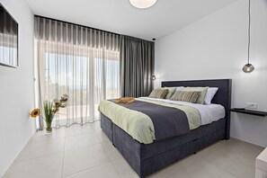 3 chambres, fer et planche à repasser, lit parapluie, Wi-Fi gratuit