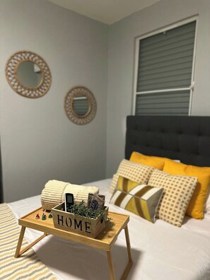 4 bedrooms, WiFi, bed sheets