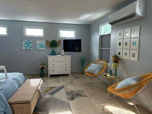 4 bedrooms, WiFi, bed sheets