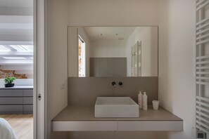 Apartment | Bathroom