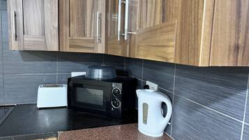 Apartment, Garden View | Microwave