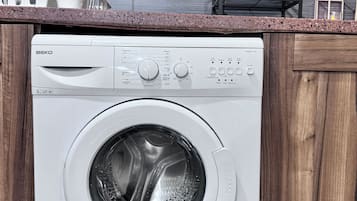 Apartamento, vistas al jardín | Lavandería