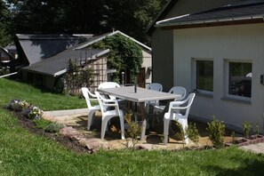 Outdoor dining - Kalkwerk Vacation Rental (Thum)