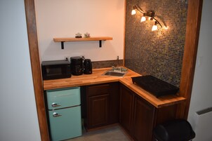 Studio Apartment at the Heart of Promised Land | Ιδιωτική κουζίνα | Χαρτοπετσέτες