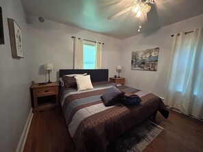3 bedrooms, iron/ironing board, WiFi, bed sheets