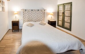 3 bedrooms, free WiFi, bed sheets