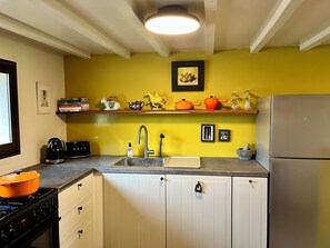 Refrigerador, horno, parrilla de estufa y lavavajillas 