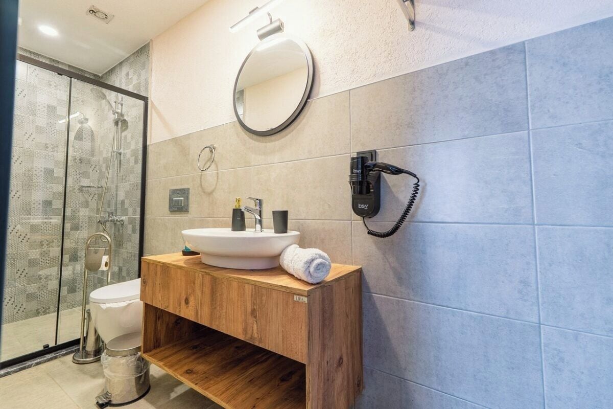 Chambre Double Standard, non-fumeur, vue piscine | Salle de bain