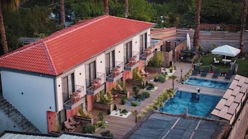 Seasonal outdoor pool