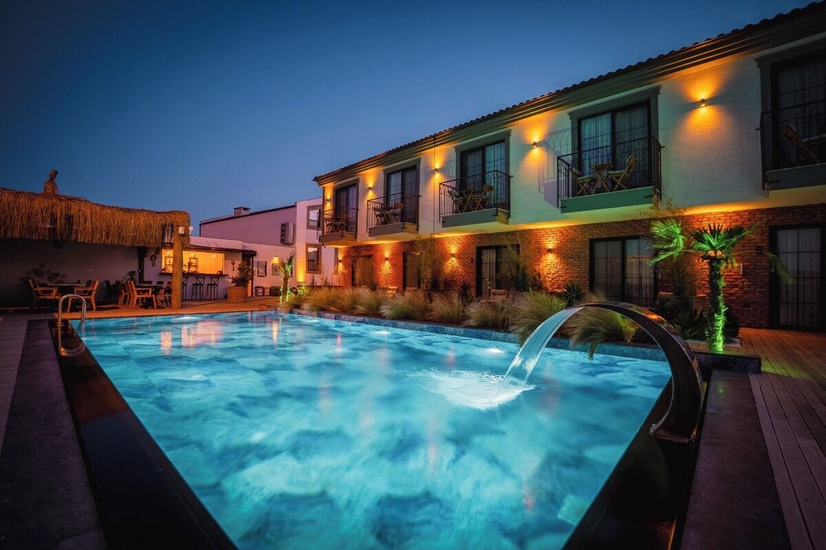 Standard Double Room, Non Smoking, Pool View | Living area | 32-inch LCD TV with satellite channels