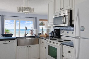Fridge, microwave, oven, stovetop - Oceanfront | Quiet Beach | 2 Balconies | Arcades | Kayaks (Port St. Joe)