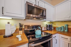 Unclassified image, 2 of 28, button