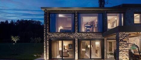 المنشأة من الخارج