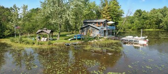 Bay Loft Couples Retreat – Nature, Comfort & Charm