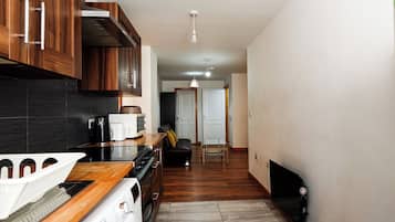 Căn hộ | Bếp riêng | Lò vi sóng, lò nướng, ấm điện, dụng cụ nấu nướng/bát dĩa/dao nĩa