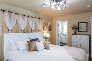 3 chambres, fer et planche à repasser, Wi-Fi gratuit, draps fournis