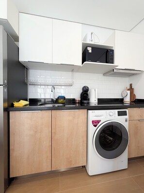 WECO STAY delSol Deluxe Double (Studio B) | Private kitchen - WECO STAY delSol (Asunción)