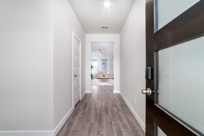 Interior - Modern & Spacious 4-Bedroom Home in Rosenberg, TX (Rosenberg)