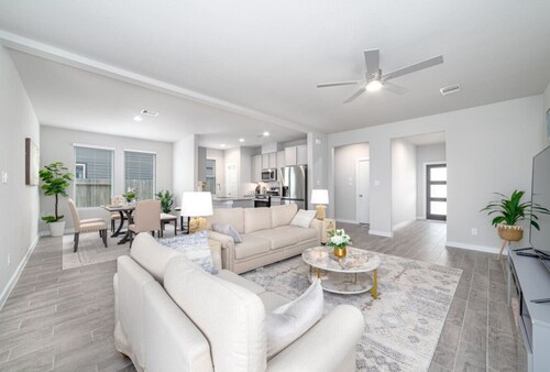 Modern & Spacious 4-Bedroom Home in Rosenberg, TX