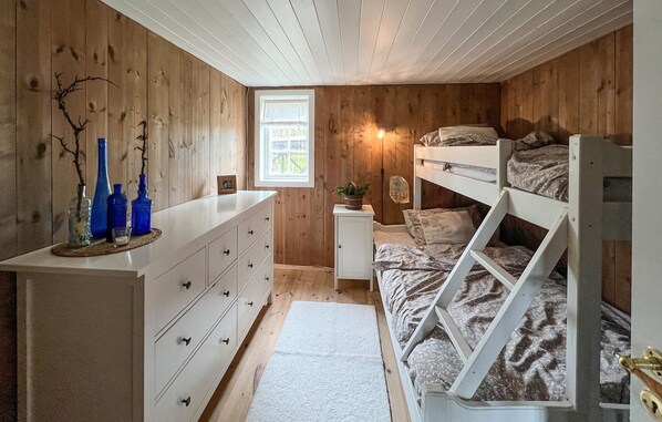 2 bedrooms