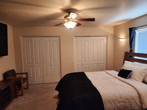 3 間睡房、熨斗/熨衫板、Wi-Fi、床單