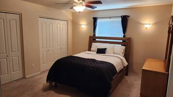 3 Schlafzimmer, BĂŒgeleisen/BĂŒgelbrett, WLAN, BettwĂ€sche