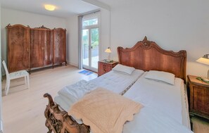 3 bedrooms, free WiFi, bed sheets