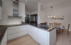 Fridge, microwave, dishwasher, coffee/tea maker
