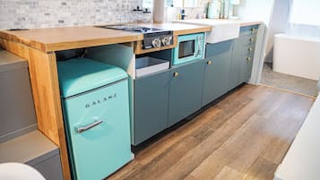 冰箱、微波炉、炉灶、茶具/咖啡用具