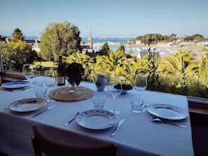 Dining - Bevan Kaer (Ploubazlanec)