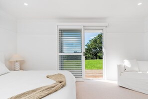 4 bedrooms, travel cot, WiFi, bed sheets
