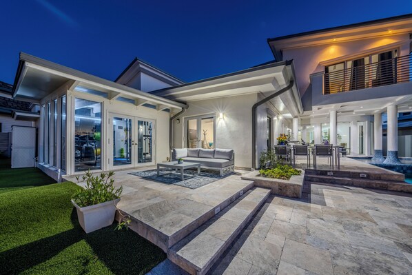 Terrace/patio - Amazing Waterfront Home with Generous Outdoor Space in Seven Isles/Las Olas (Fort Lauderdale)