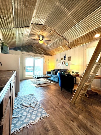 Living area. #49 Cozy Lake Front Cabin w/AC, WiFi & Breathtaking Views! Marina w/Free Fishing