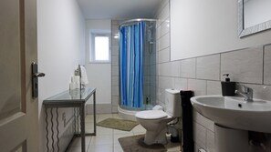 Apartment | Bathroom