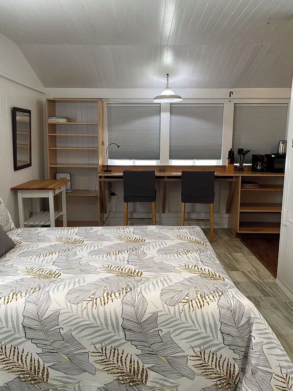 2 bedrooms, free WiFi, bed sheets - Mendocino Studio #3 in the Village, Full kitchen (Mendocino)