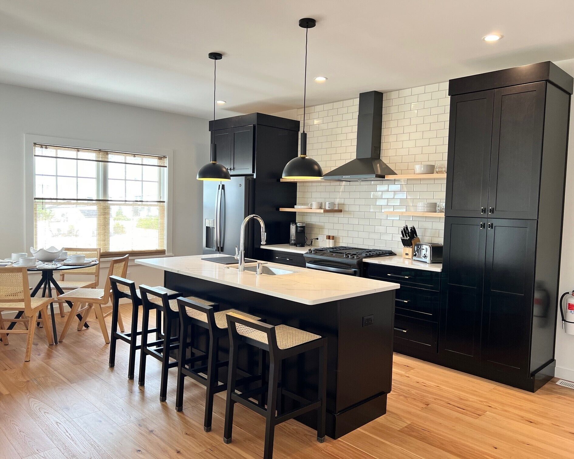 Newly constructed beautiful 2-bedroom end unit condo in Cape May 
