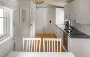 Fridge, dishwasher, coffee/tea maker