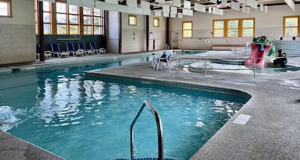 Spacious 1 Bedroom full condo that Sleeps 6 at Jackson Gore on Okemo with A/C