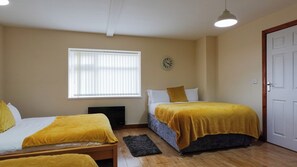 Apartemen | 2 kamar tidur, setrika/meja setrika, dan Wi-Fi gratis